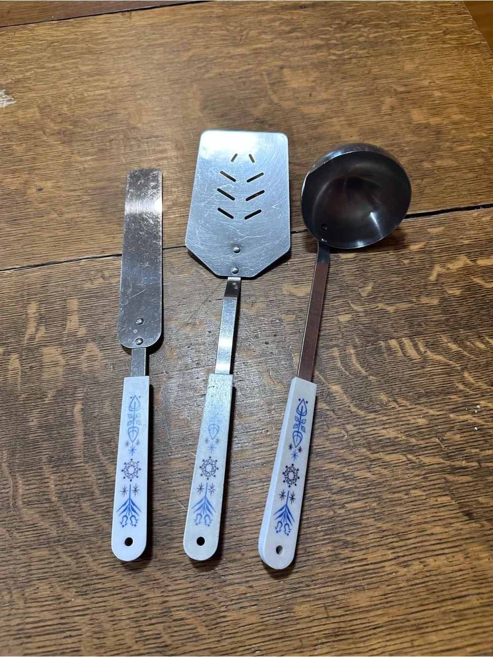 Vintage White and Blue Decorative Handle Kitchen Serving Tools Se
